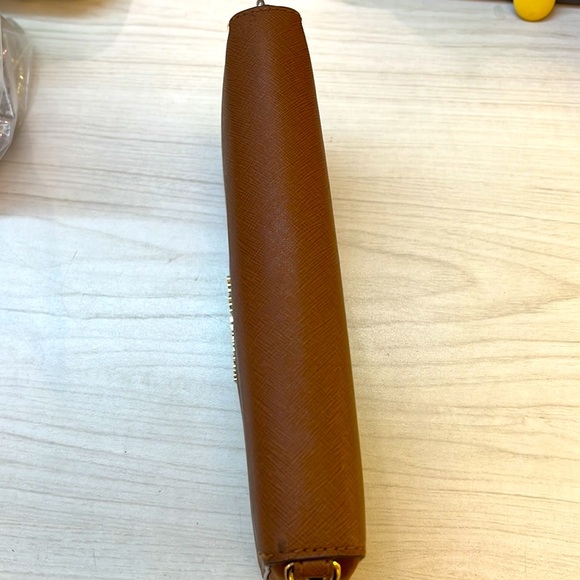 MK Jet Set Saffiano Large Traveling Leather
 Wallet Pre-Owned Great Condition - Picture 10 of 10